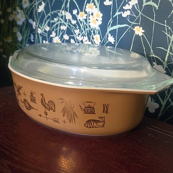 Pyrex Other - Pyrex AmerixanaEmbellished Casserole Dish